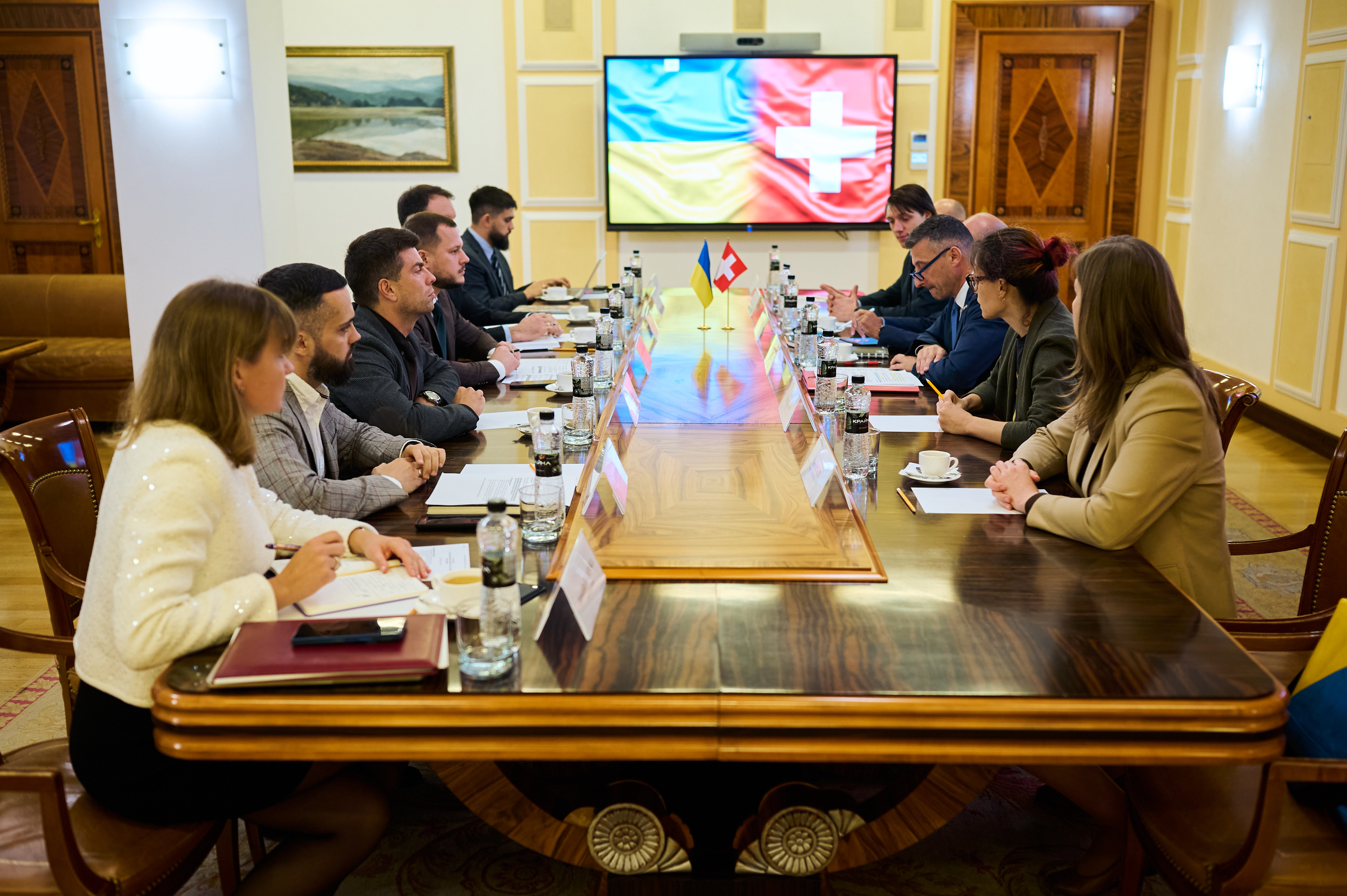  Україна та Швейцарія готують нові проєкти для енергетики, залізниці та громад 