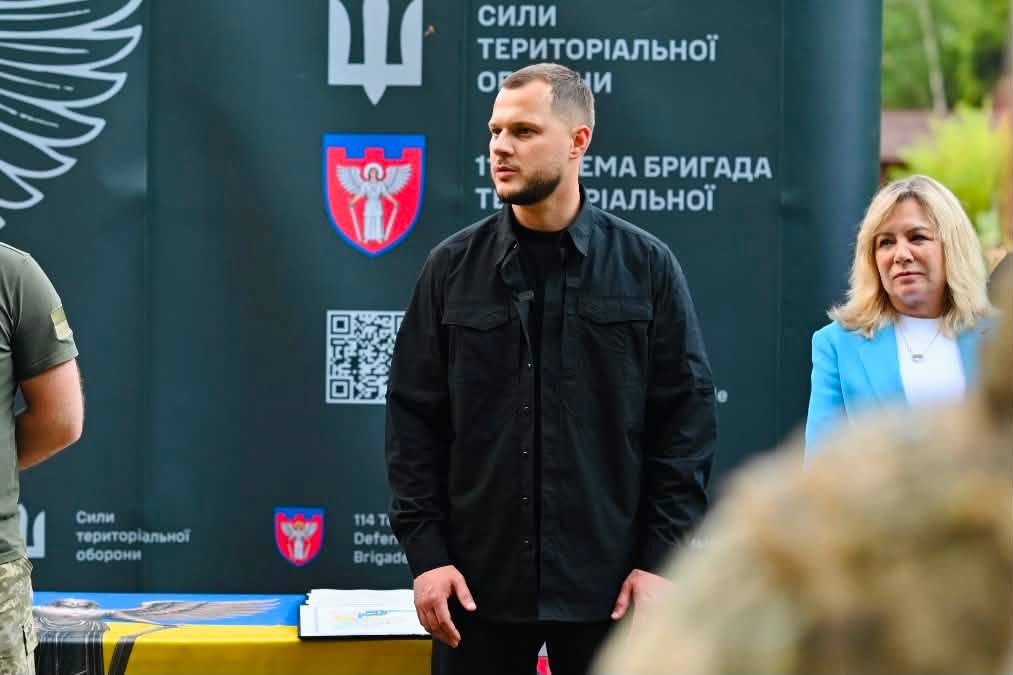  Микола Калашник: Київщина передала 15 новеньких пікапів для 114-ї бригади ТрО 