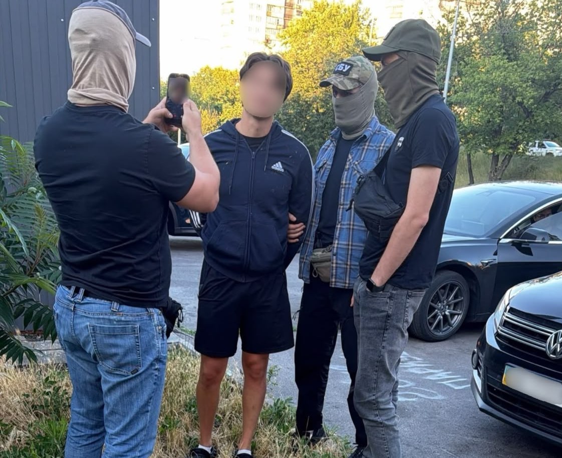  Незаконне переправлення через кордон за $32 тисячі: на Київщині повідомили про підозру групі осіб 