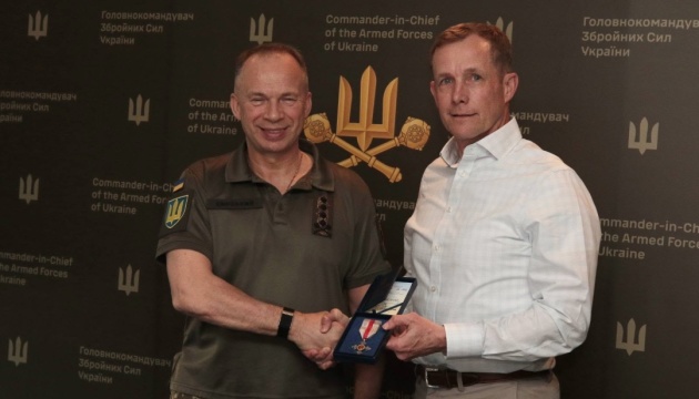  Сирський обговорив із командувачем Спеціальної місії НАТО актуальні потреби ЗСУ 