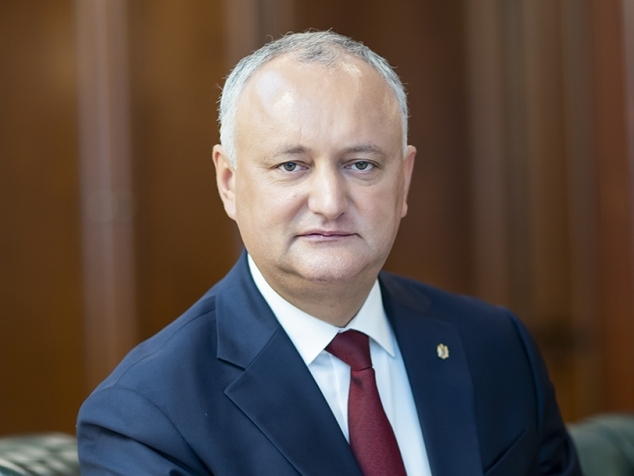  Додон захищає свою поїздку на форум у Петербурзі за участі Путіна 