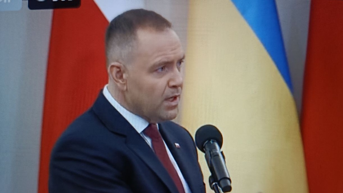  У Навроцького заявили, що Зеленський має вибачитися за присвоєння імені "Героїв УПА" 