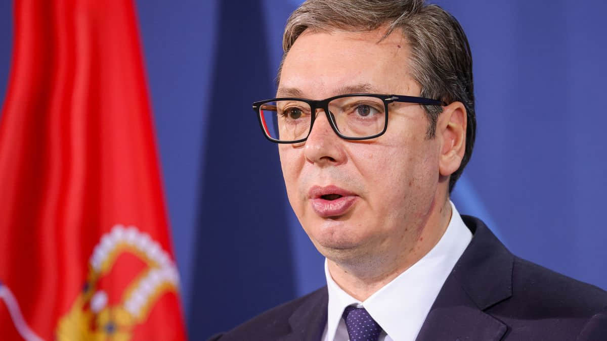  Вучич закликав створити підрозділи ударних дронів у сербській армії 