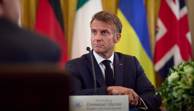  Макрон скептично ставиться до можливості швидко досягнути миру в Україні 