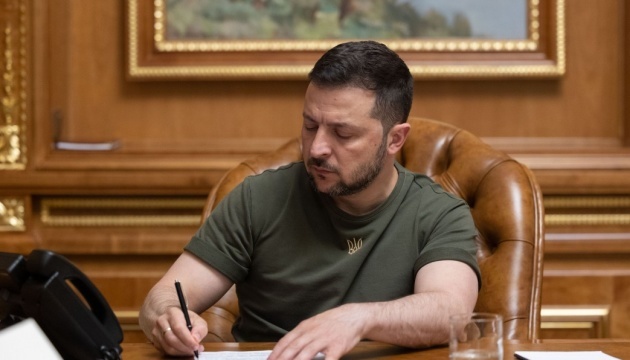  Зеленський ввів у дію рішення РНБО про гарантії безпеки для України 