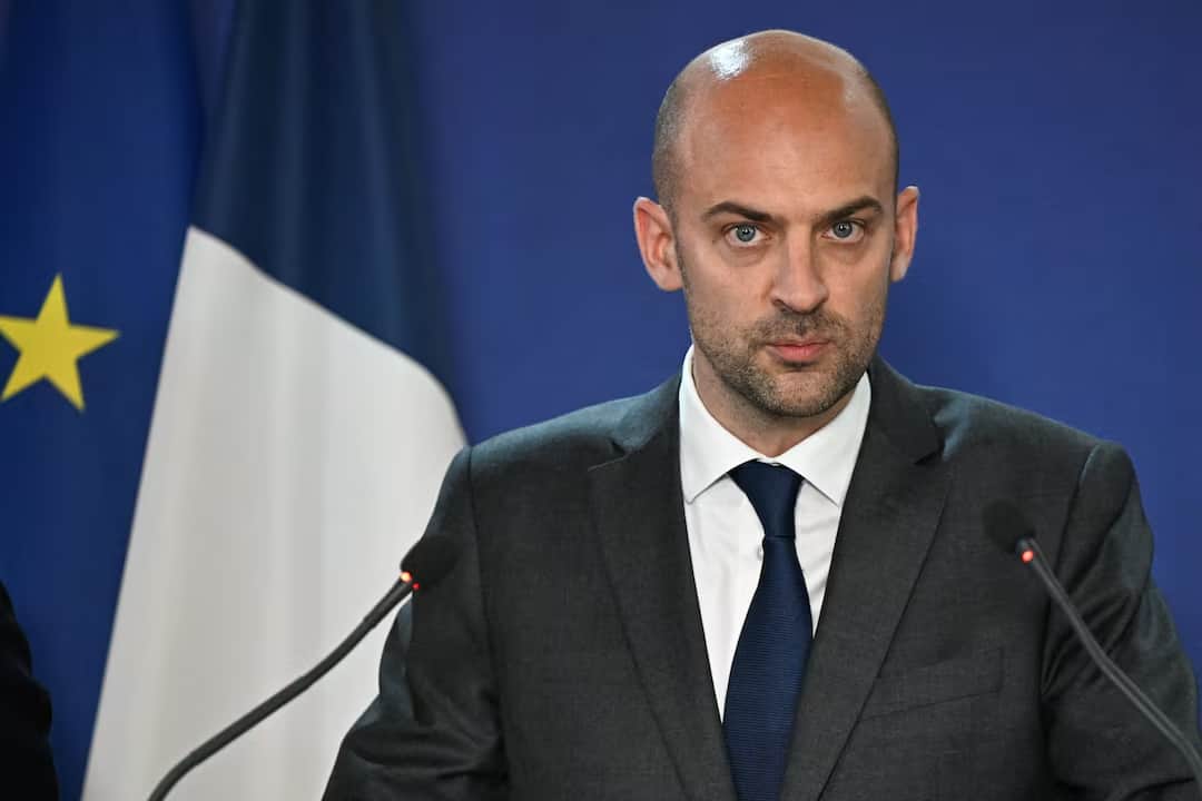 Барро пояснив, навіщо Макрон хоче відновити контакт з Путіним 
