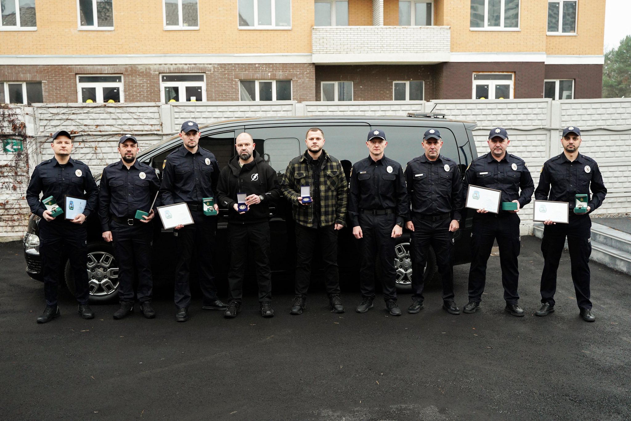  Микола Калашник: Київщина передала спеціалізований автомобіль для Департаменту кіберполіції 