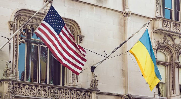  ЗМІ: Україна стикається із значним тиском США щодо укладання мирної угоди з РФ 