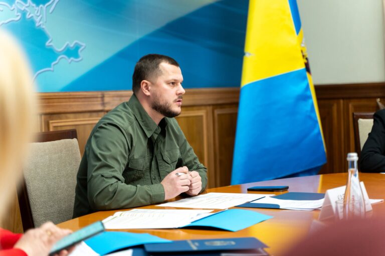  Нарада Миколи Калашника з керівниками громад щодо використання субвенційних коштів 