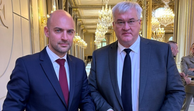  Сибіга і Барро обговорили у Парижі мирний процес, оборону та міжнародну підтримку України 