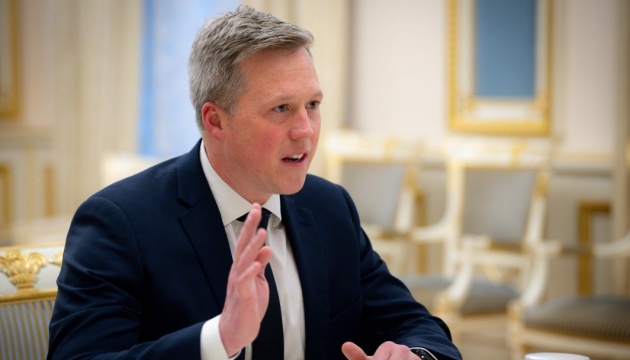  Міністр армії США Дрісколл зустрівся з російською делегацією в Абу-Дабі - Reuters 