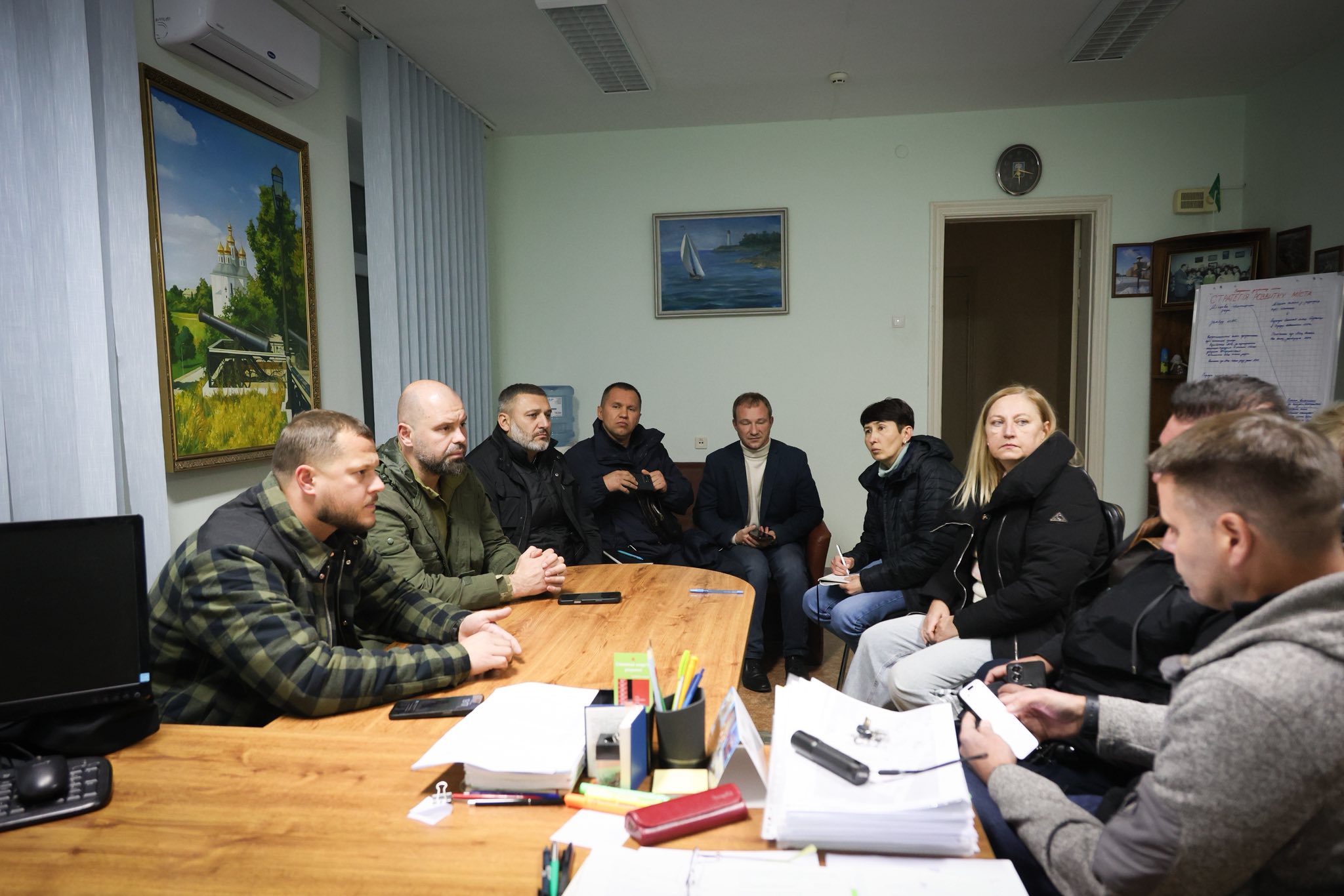  Микола Калашник: У Славутичі відновлено водопостачання, працює мобільний зв’язок, розгорнуто пункти незламності 