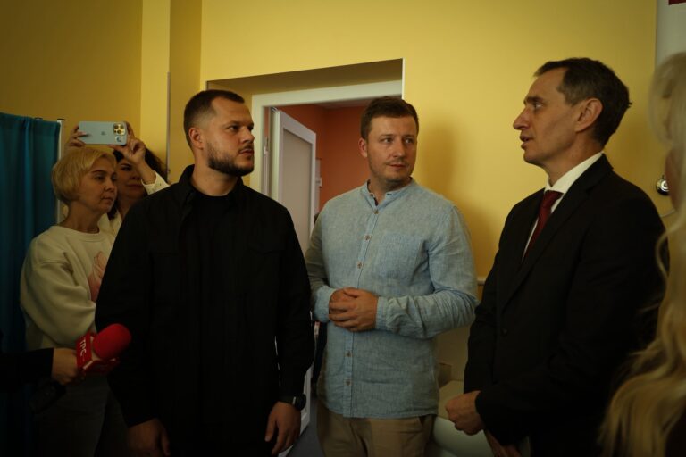  Микола Калашник: Нова амбулаторія запрацювала у селі Рогозів на Бориспільщині 