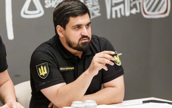  Тимур Ткаченко розкритикував бездіяльність КМДА у впорядкуванні паркування у дворах Києва 
