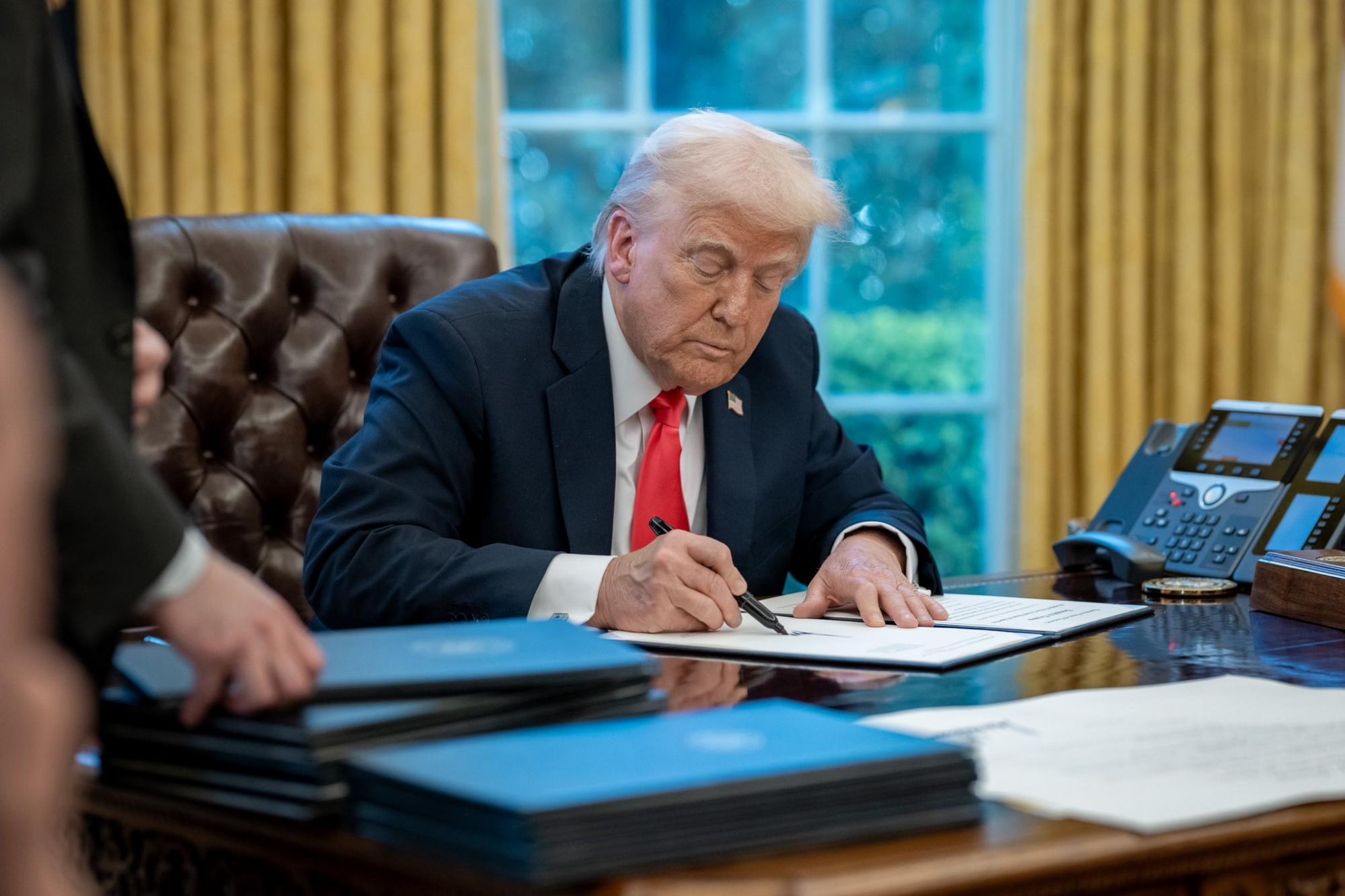  Трамп визначився із базовими ставками імпортних мит: від 15% до 50% 