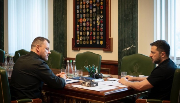  Зеленський заслухав доповідь Клименка про роботу підрозділів Нацгвардії на фронті 