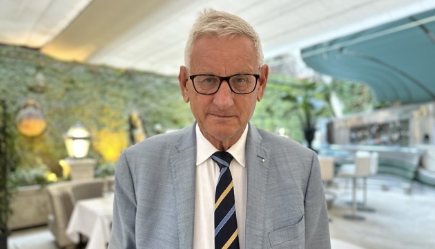  Україна може виробляти достатньо далекобійної зброї - експрем’єр Швеції 