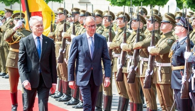  Мерц не виключає, що мирні переговори можуть тривати багато місяців 