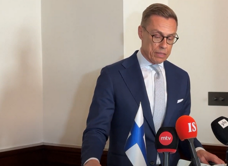 Президент Фінляндії: хтось із "коаліції рішучих" говоритиме з Путіним 