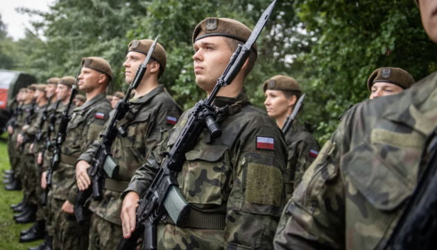 Більшість поляків не хочуть проходити добровільну військову підготовку 