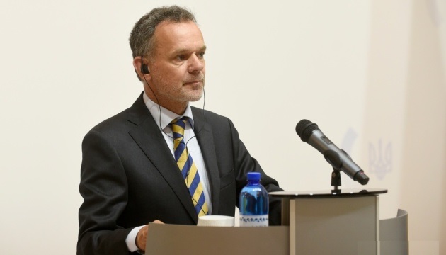  Глава МЗС Нідерландів: Зарано спекулювати на темі щодо миротворчої місії в Україні 