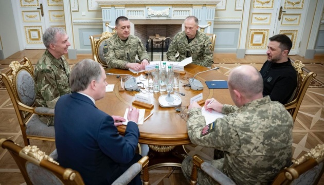  Зеленський провів зустріч із начальником штабу оборони Британії 