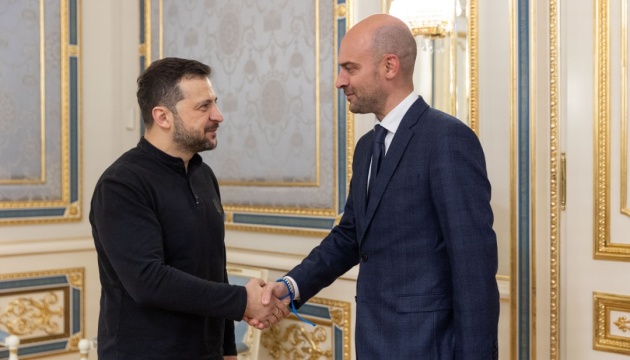  Зеленський зустрівся з главою МЗС Франції та подякував за підтримку Плану перемоги 
