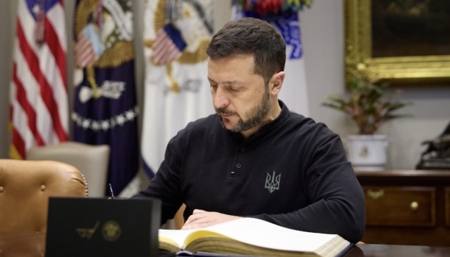  Президент: На «Рамштайні» обговоримо спільні кроки, жовтень - час рішень 