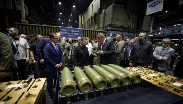  Зеленський розпочав візит до США з відвідин армійського боєприпасного заводу 
