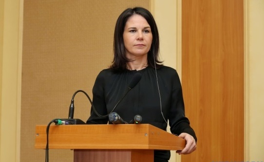  Демократичні країни мають підтримувати Україну, адже Путін загрожує і їм - Бербок 