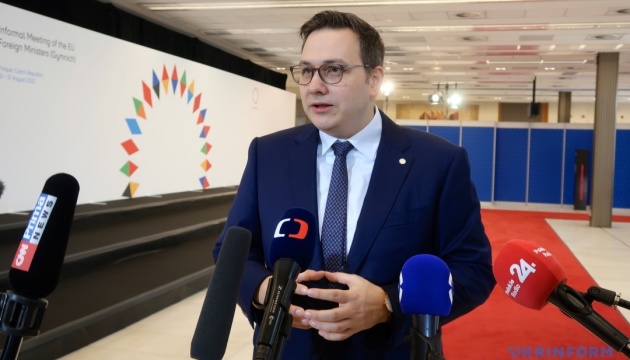  Глава МЗС Чехії у Брюсселі: Переконуватимемо зняти обмеження для України на використання зброї 