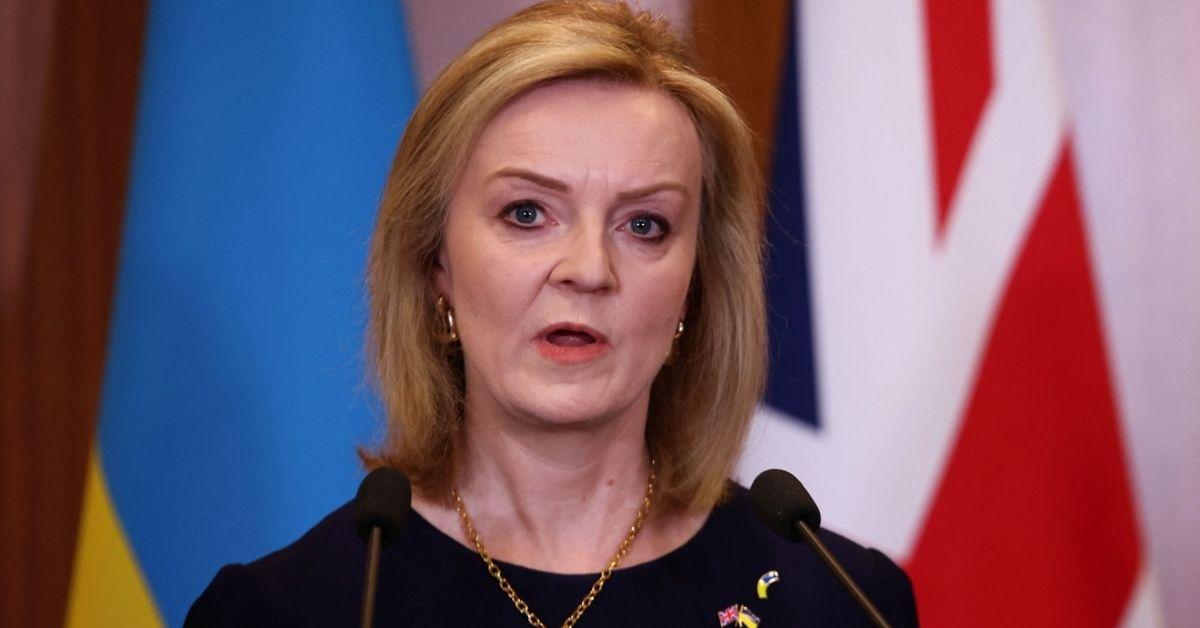  Виступ експрем’єрки Британії зірвав банер з гігантським салатом – їй це не сподобалося 