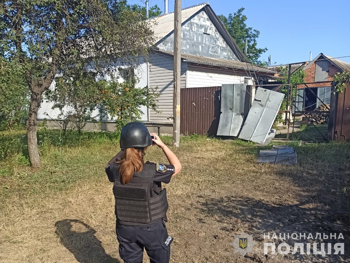  Війська рф продовжують завдавати удари по Сумщині: поліцейські на місцях документують наслідки 