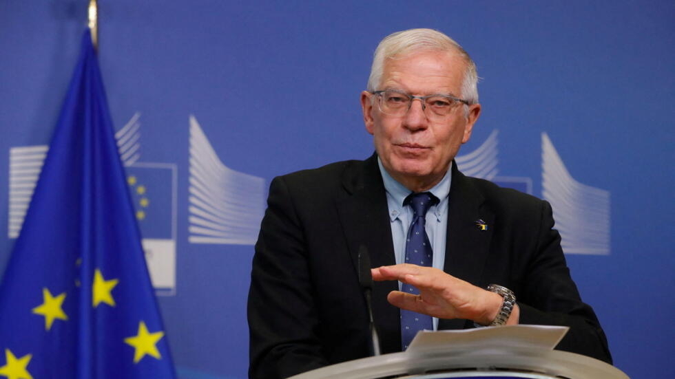  Зеленський попросив Борреля про боєприпаси, безпілотники і системи ППО 