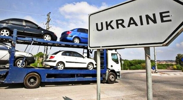  Імпорт авто в Україну скоротився майже на 50% у 2023 році 