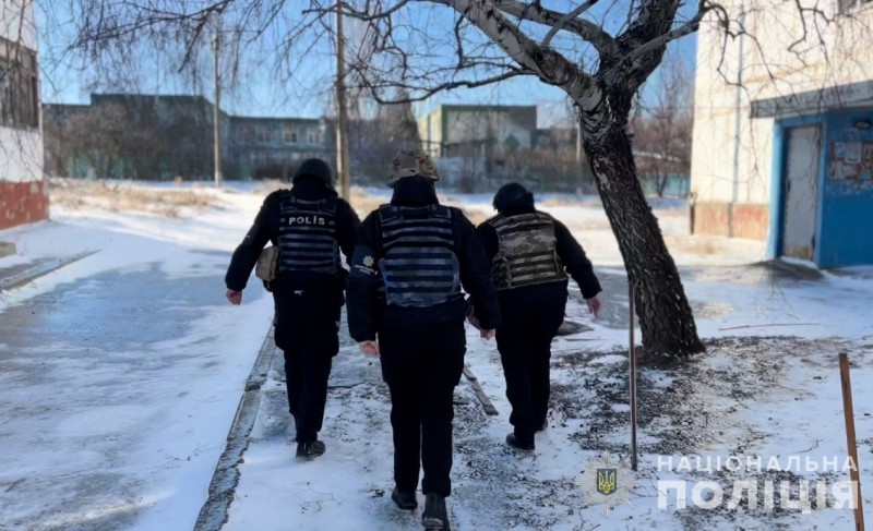  Обстріли, холоди та постійне відчуття страху: запорізькі поліцейські евакуювали з прифронтового 
