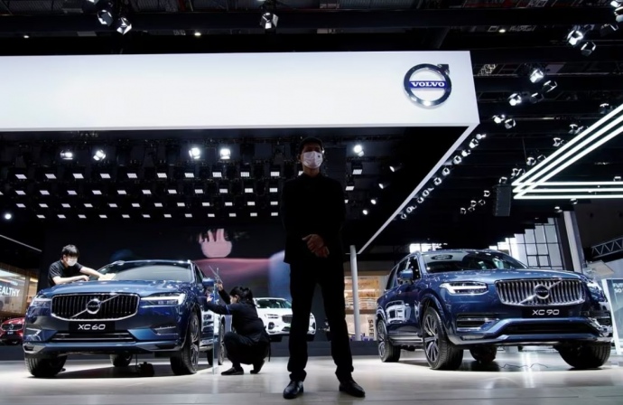  Акції Volvo Cars впали до рекордно низького рівня: причини 