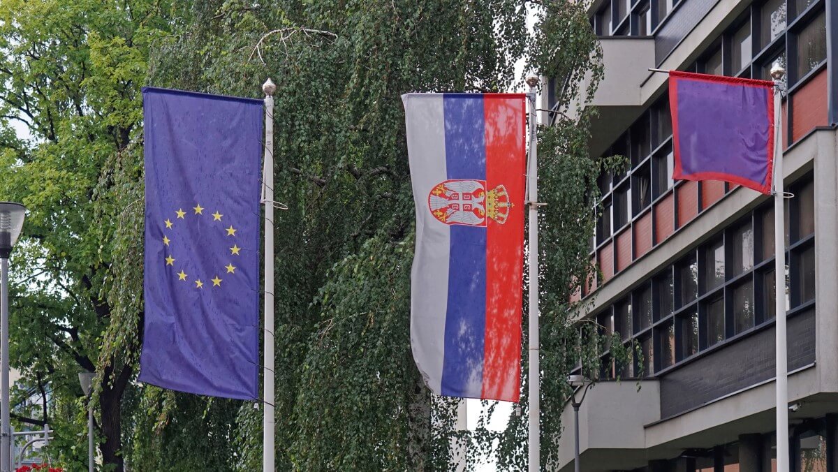  В ЄС стурбовані наданням Сербією громадянства росіянам за спрощеними правилами 