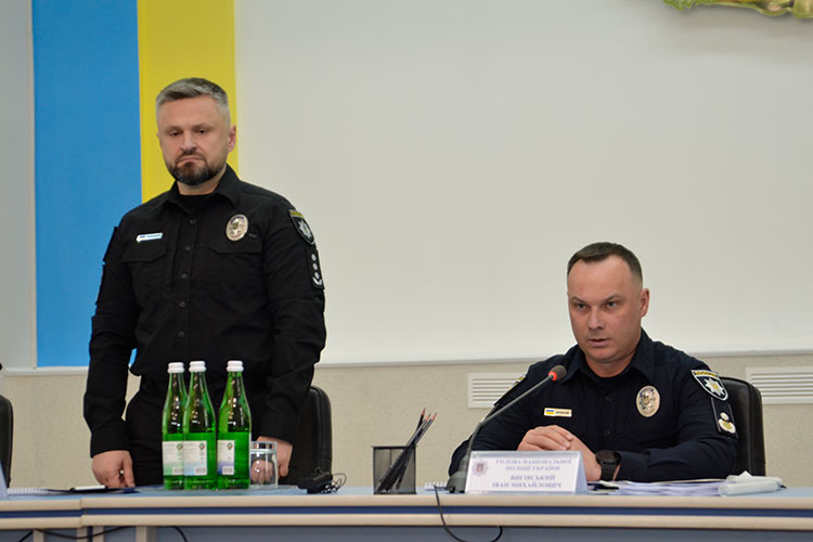  Голова Нацполіції Іван Вигівський представив керівника поліції Тернопільщини та вручив авто поліцейським 