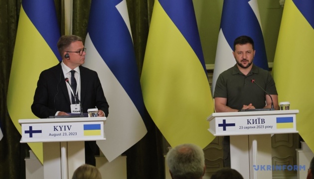  Безпекові гарантії для України: Зеленський запросив Фінляндію до переговорів 