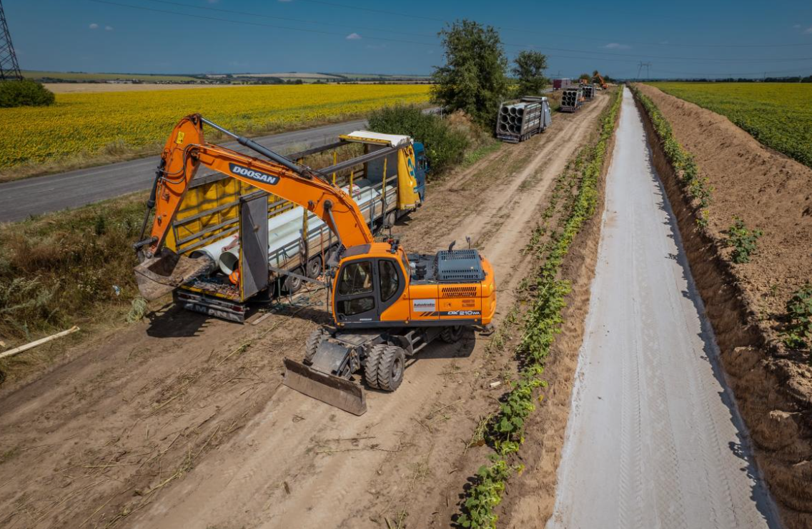  Водогін, який забезпечить Дніпропетровщину водою, будують цілодобово, уже звели 72 км - Autostrada 