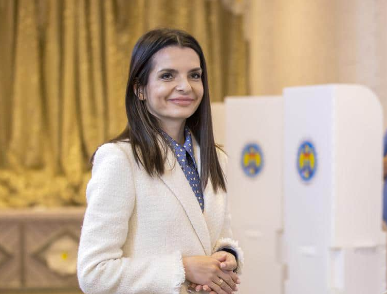  "Якір змін": проросійську главу Гагаузії привели до присяги з порушеннями та дивними заявами 