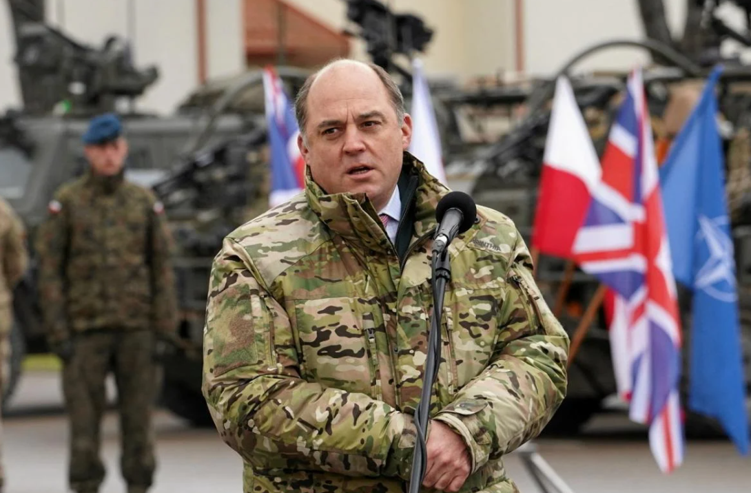  Скандал із "невдячною" Україною: Воллес заявив, що його заяви були викривленими 