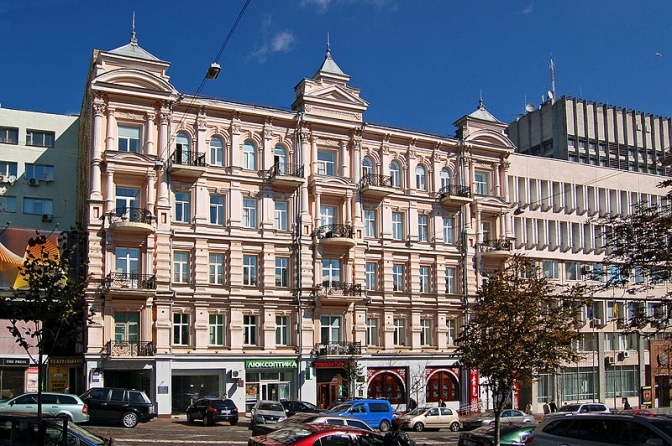  АМКУ дозволив придбати готель "Ермітаж" у центрі Києва: названо ім'я покупця 