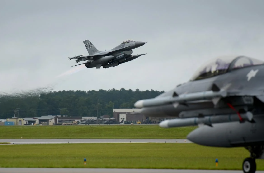  В Україну можуть відправити не тільки F-16, а й F-18 - польський депутат 