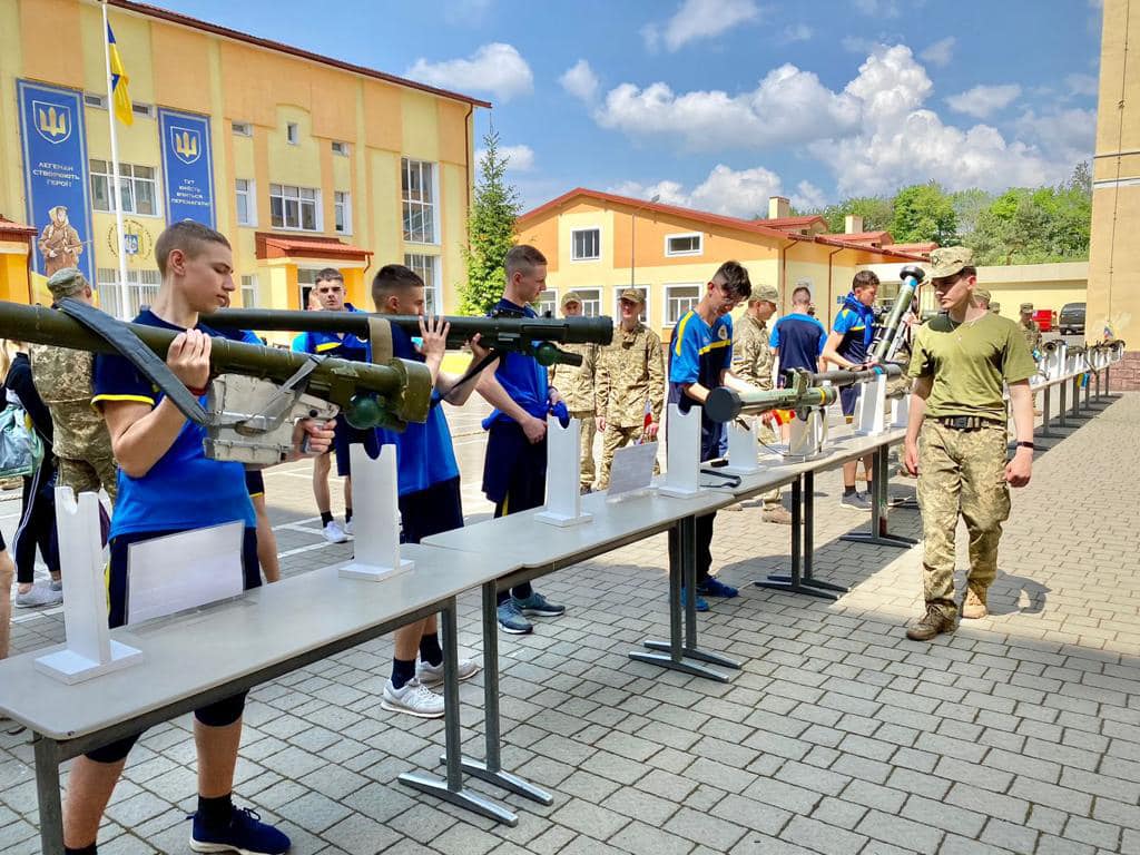  У Львові прикордонники долучилися до спортивного свята «Крутянська звитяга» 