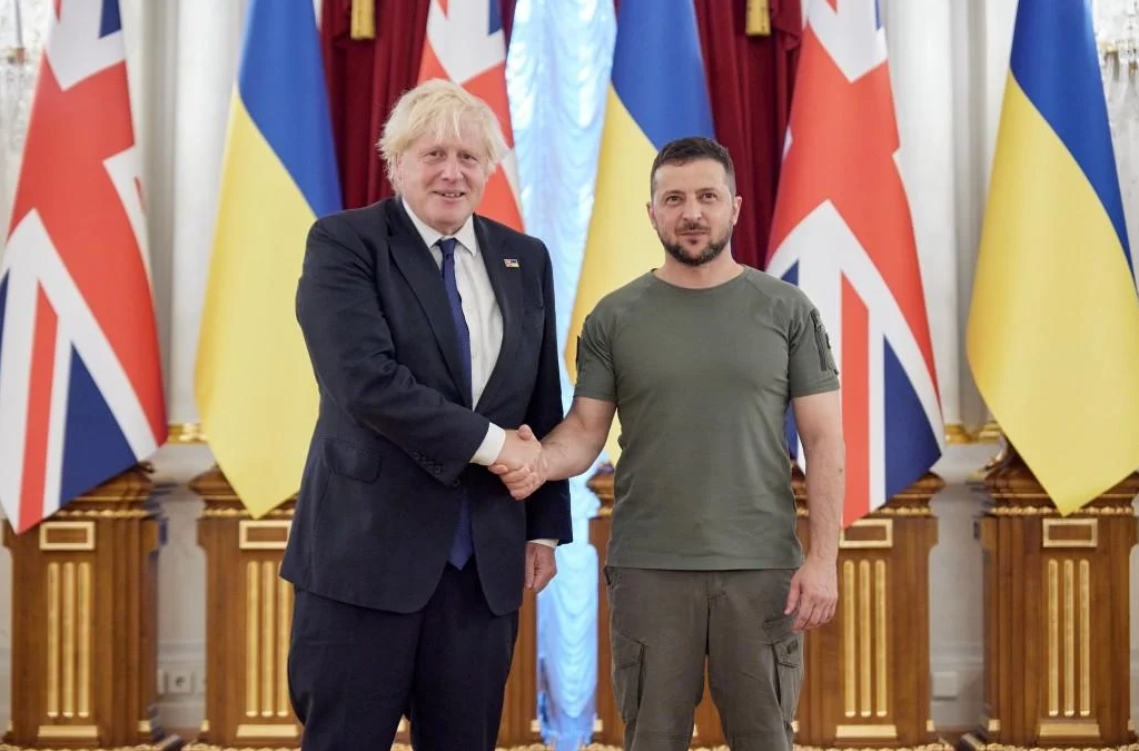  Помічник Джонсона розкрив, про що той говорив з Зеленським у першу годину вторгнення  