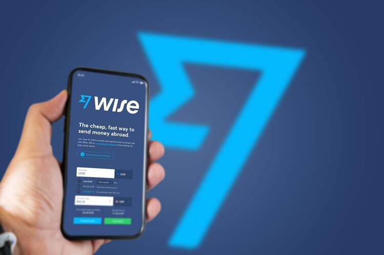  Система Wise заборонила перекази коштів у гривні для українців 