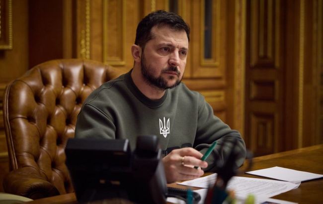  Оборонна співпраця і ситуація на фронті: Зеленський провів розмову з прем'єром Греції 
