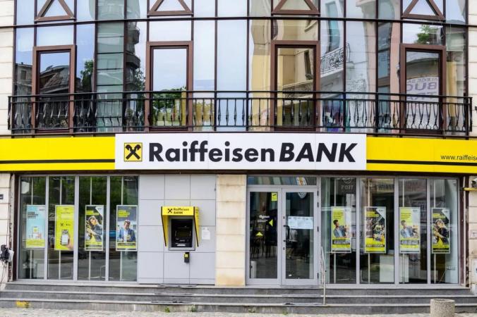  Австрійські інвестори вимагають від групи Raiffeisen Bank визначитись стосовно бізнесу в Росії 